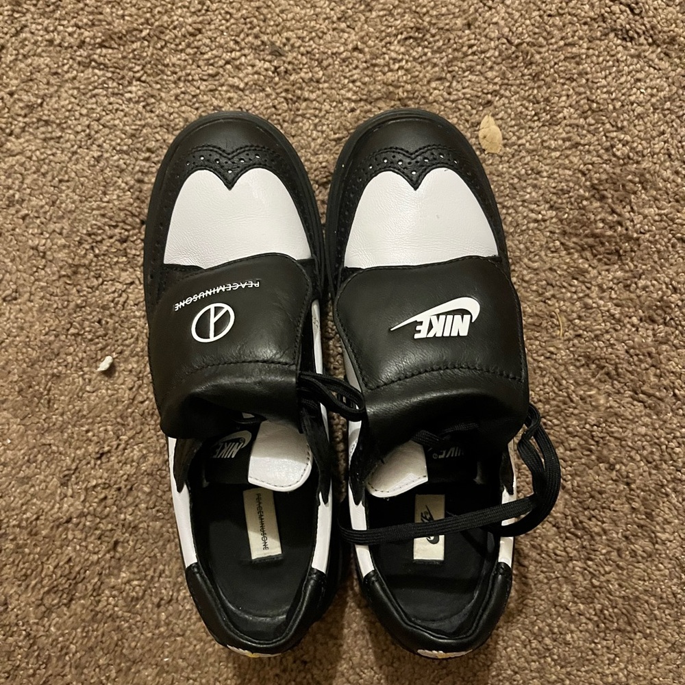Nike Monochrome Leather Sneakers